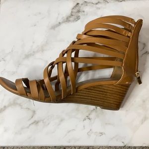 Criss-cross wedges